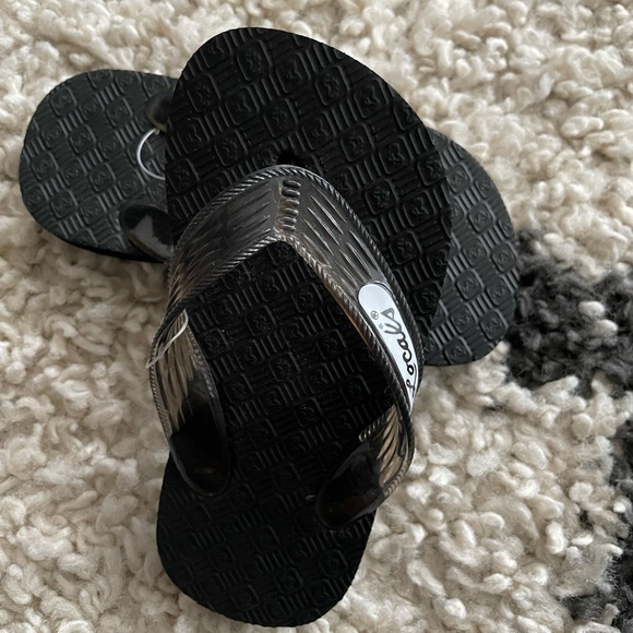 Children’s Locals Hawaiian Slippahs - Picture 2 of 4